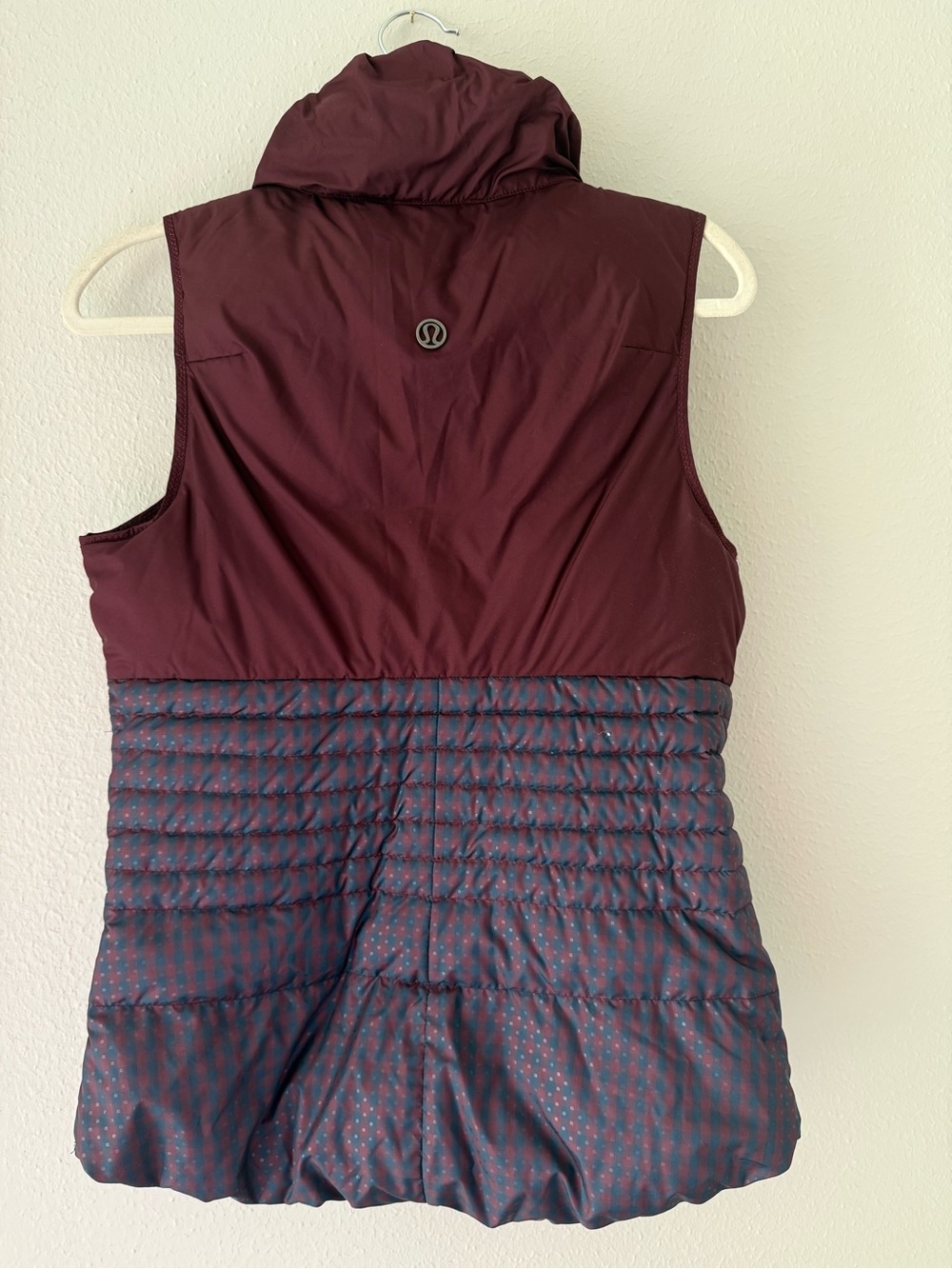 Lululemon Layer Up Reversible Insulated Vest Bordeaux Drama Prep Red Size 8 - Picture 4 of 4
